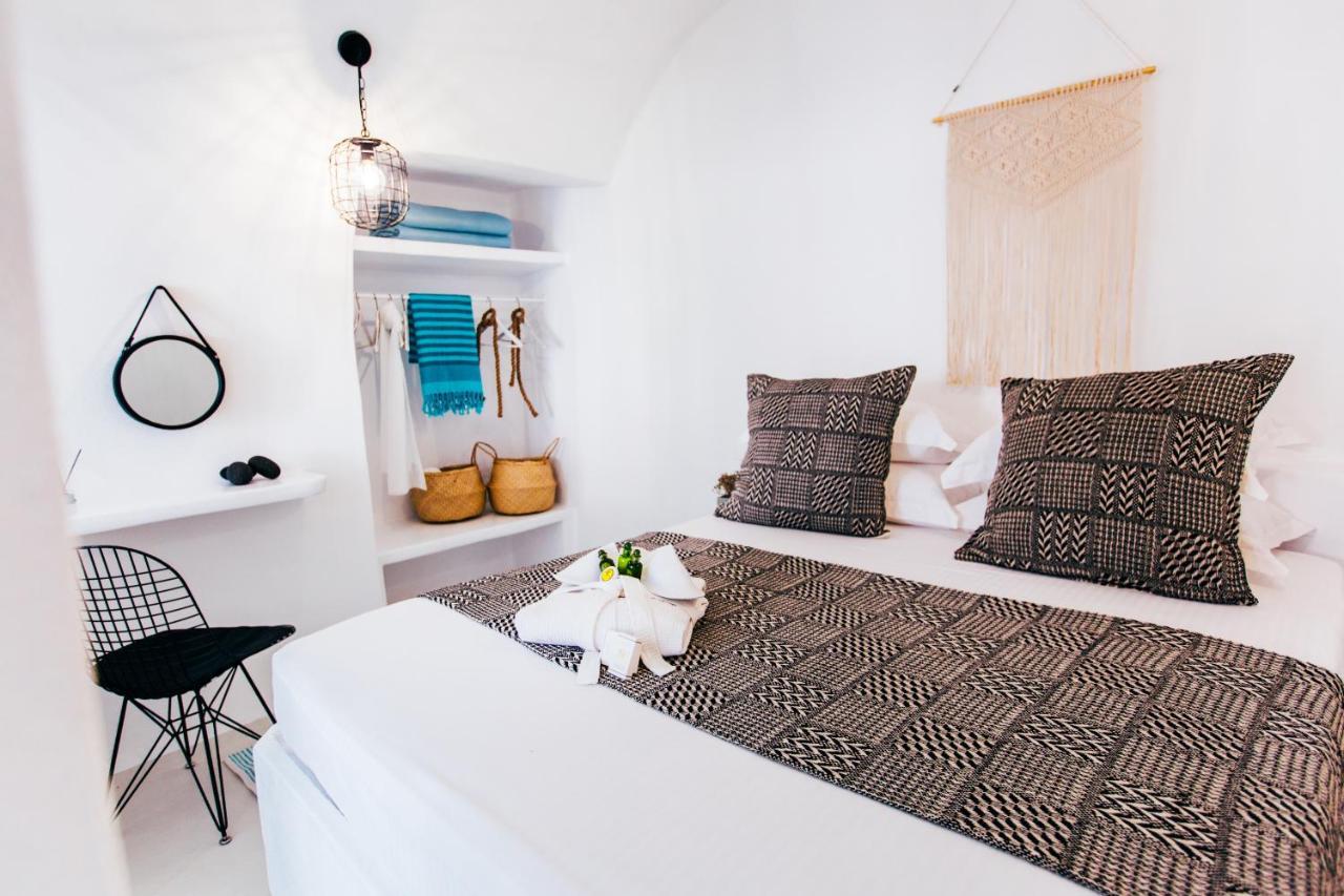 Blessed Blue Boutique Cave Suite Oia  Bagian luar foto